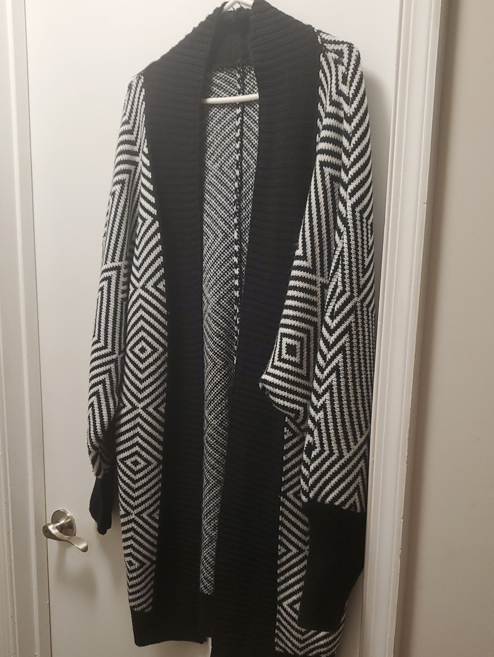 PrettyLittleThing Black & White Geometric Open-Front Cape Cardigan